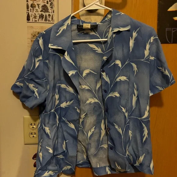 Fun Button-Up! - Picture 3 of 4